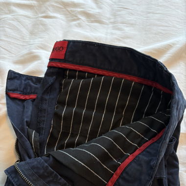 Hugo chinos