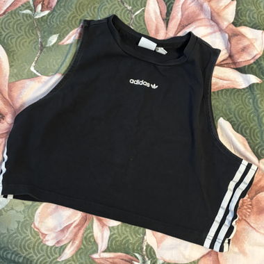 Top corto senza maniche nero Adidas