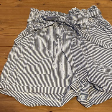 Gestreifte kurze Hose