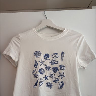 printed baby tee - muschel design