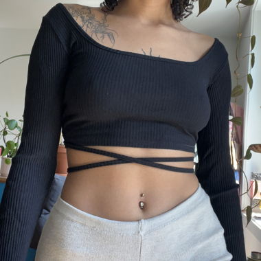 spring top/ black