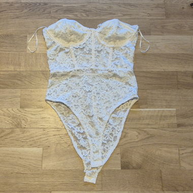 Body blanc en dentelle Zara