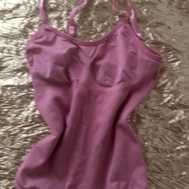 Body rosa con bretelle