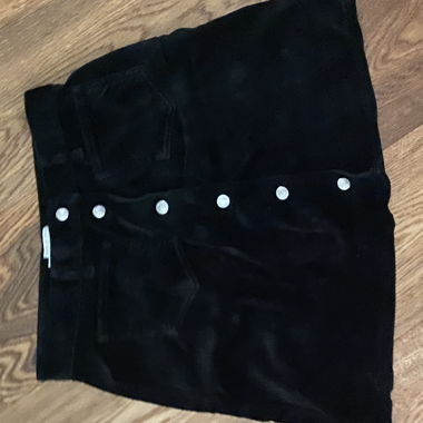 Jupe noire boutonnée