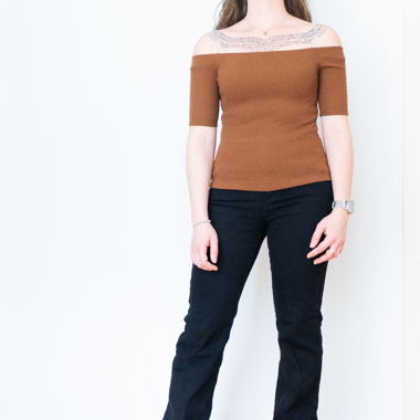 H&M - Top marrone spalle scoperte a coste
