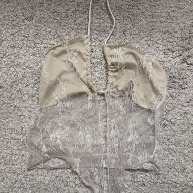 Haut d’été en dentelle