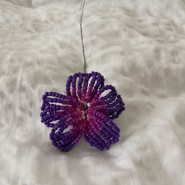 Perlenblume (handgemacht)