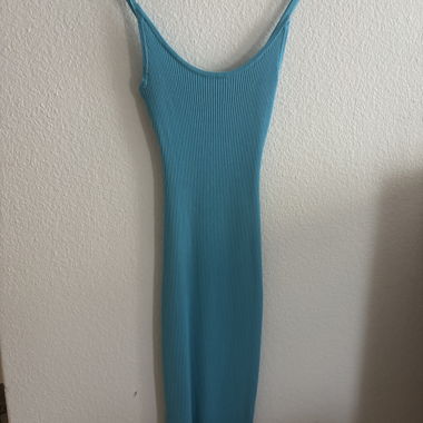 Türkisfarbiges Longkleid