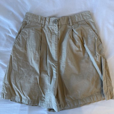 Short beige