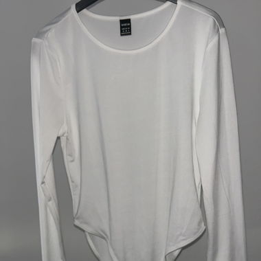 White long sleeve body