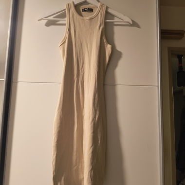 Beiges Ripp-Topkleid