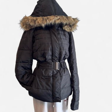 Veste matelassée Y2K noire avec capuche en fausse fourrure