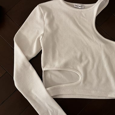 white Sweatshirt