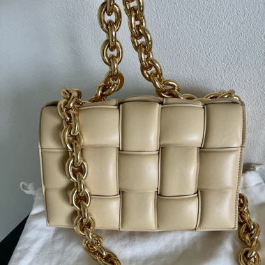 BOTTEGA VENETA Maxi Chain Cassette bag