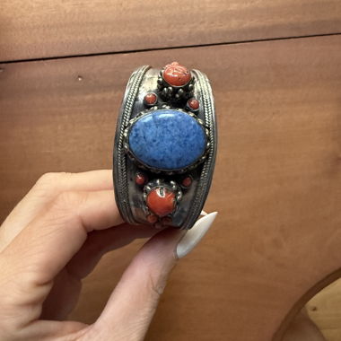 Lapis- und Korallen-Manschette