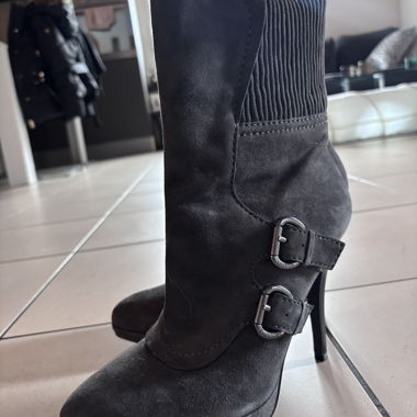 Bottines à talons GUESS gris foncé