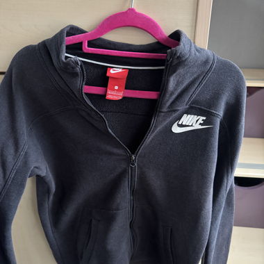 Felpa con cappuccio Nike nera con zip