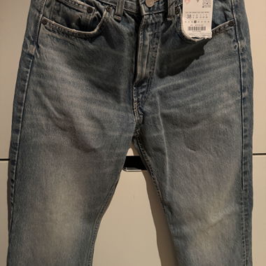 Jeans Zara a vita alta Gr. 38
