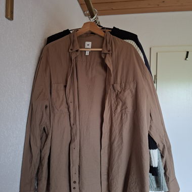 Braune Hemdjacke