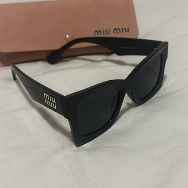 Lunette de soleil  mui mui