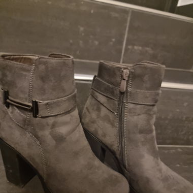 Schöne Herbststiefel