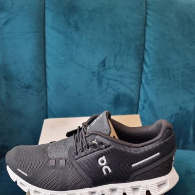 On cloud Schuhe Grösse 37.5