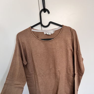 Brauner Pullover