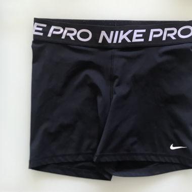 Kurze Nike Pro Sporthose schwarz