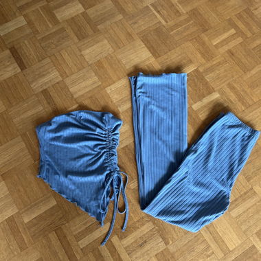 Set in due pezzi blu
