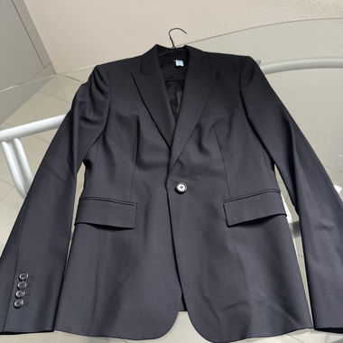 Blazer nero con chiusura a un bottone