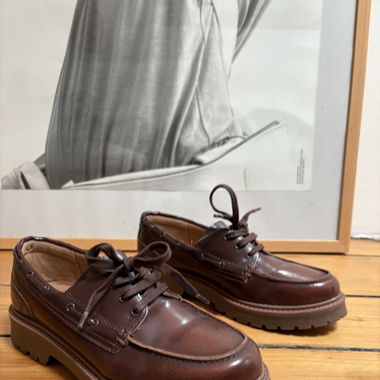  Bootsschuhe aus Leder
