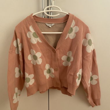 Cardigan rose à fleurs