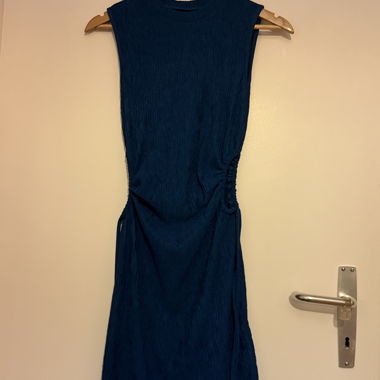 ROBE BLEUE