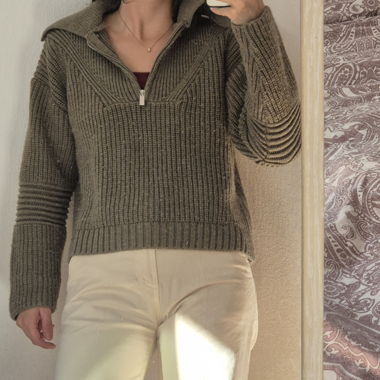 Kaki Rippstrickpullover mit Stehkragen und Reissverschluss