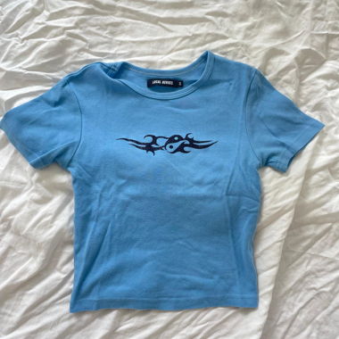 blaues Baby Tee
