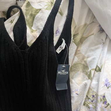 schwarzes kleid