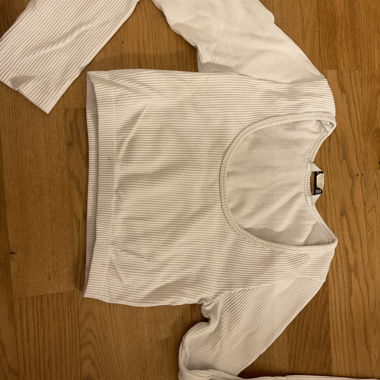 Long-sleeve T-shirt