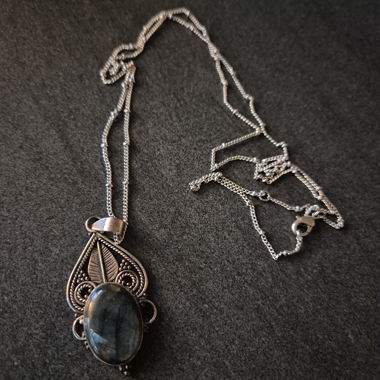 Kette mit orientalischen Anhänger