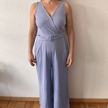 Tuta fluida azzurro chiaro