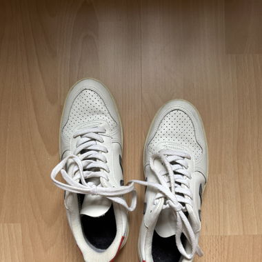 Veja V-12 Sneaker