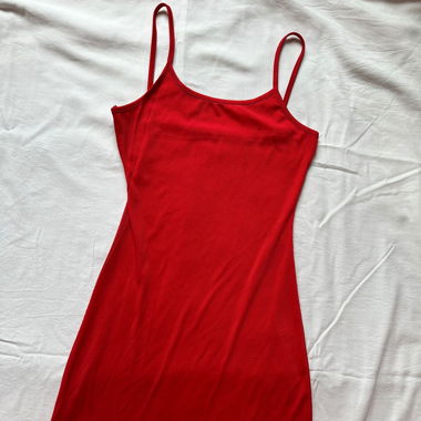 Abito rosso a coste