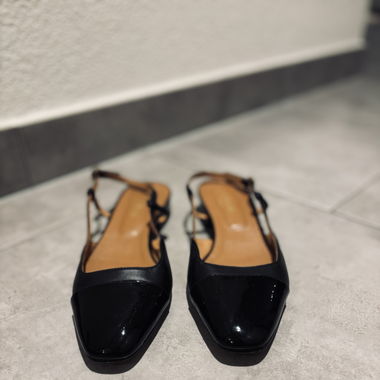 Ballerines cuir noires - Fermeture à bride - JONAK