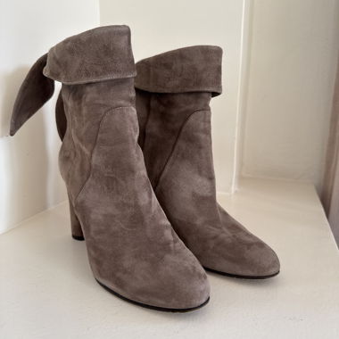 Jimmy Choo Bottines cheville en daim taupe à talons