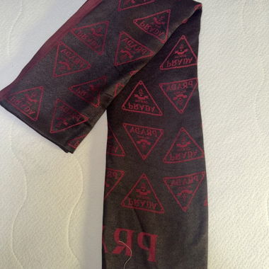 Prada-Schal bordeaux