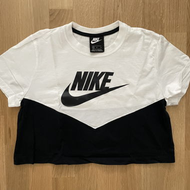 T-shirt crop Nike