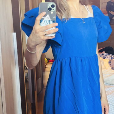 Wunderschönes königblaues Kleid