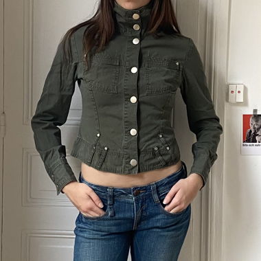 HIGH COLLAR BUTTON UP 