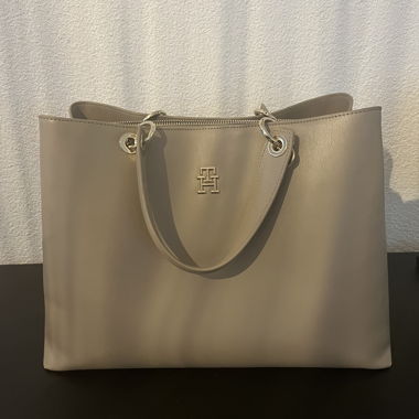 Tommy Hilfiger Handbag