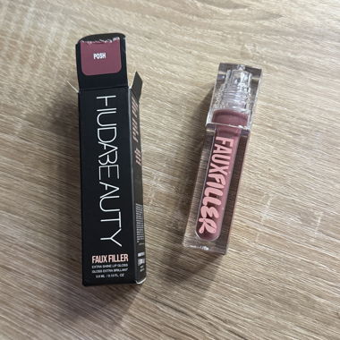 Huda Beauty Lip Gloss
