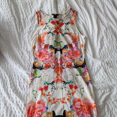 Kleid mit Blumen